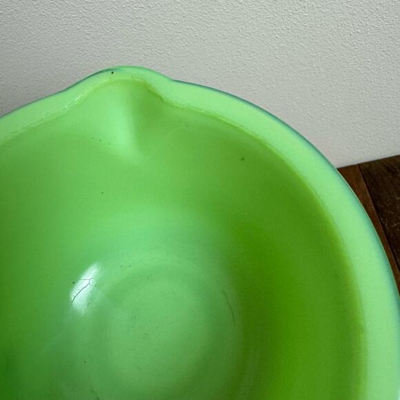 VTG 1940s McKee Green Vaseline Uranium Jadeite Milk Glass 6 inch Mixing Bowl - Picture 7 of 9